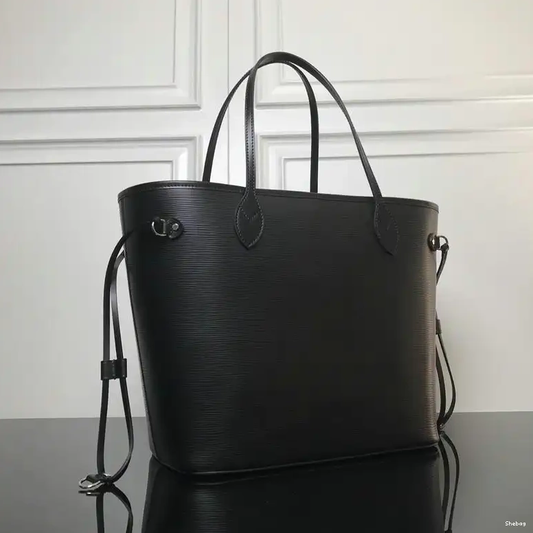 LV 19T1L0418 Bags 0814